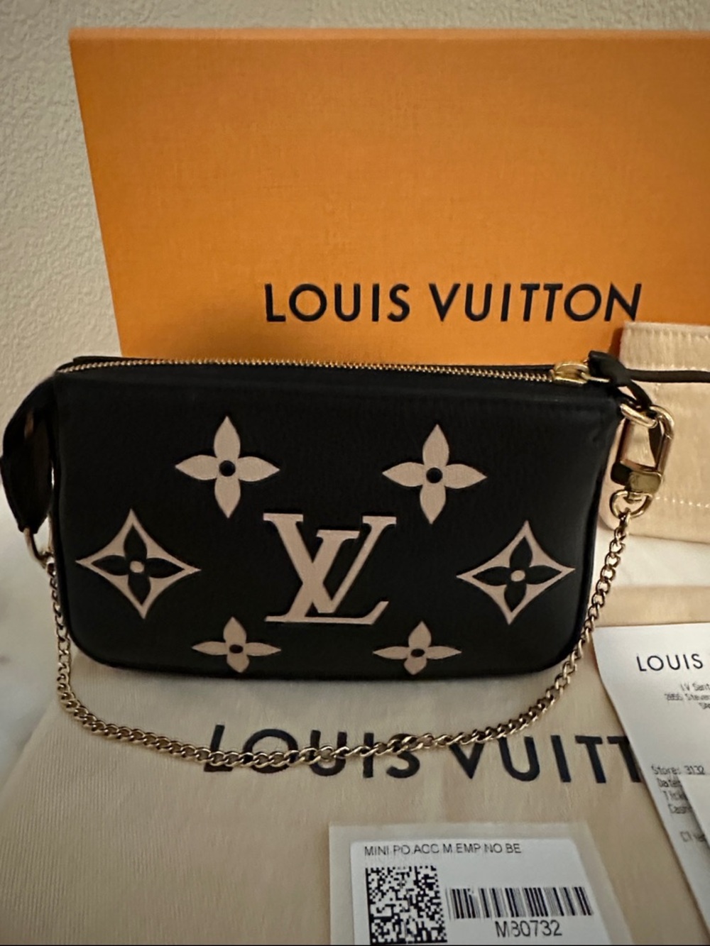 Louis Vuitton Black with Cream Monogram Mini Pochette Wristlet - Picture 5 of 10